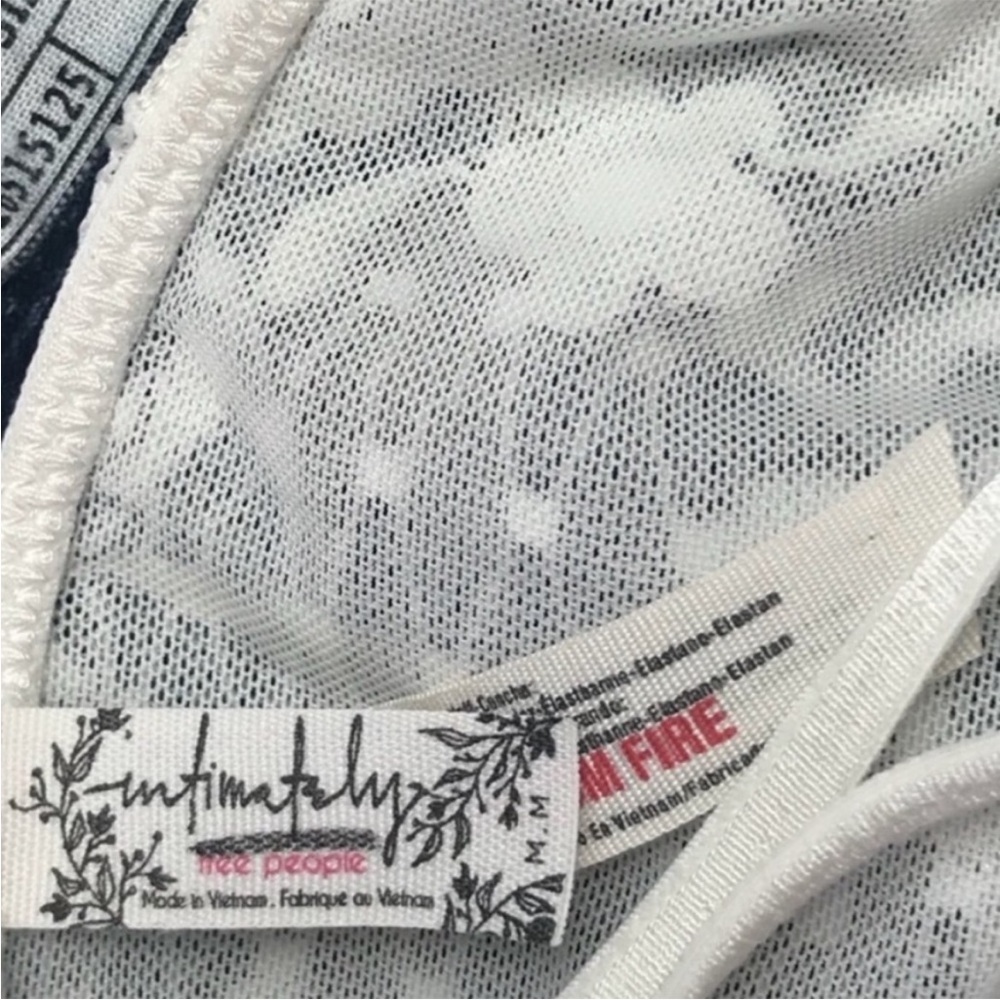 Free People cross back bra, cream size M - Picture 4 of 4